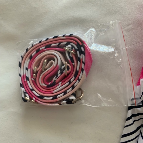 Calvin Klein One Piece Bathing Suit with removable straps and cups Size 6 NWT - Picture 5 of 6